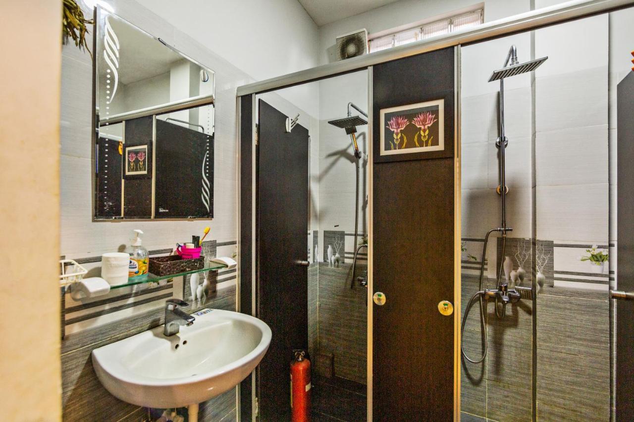 Spot On 711 Otium Hostel Da Nang Buitenkant foto